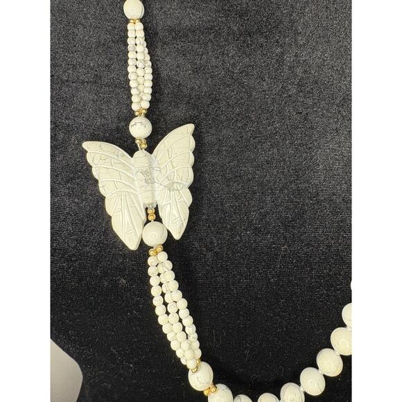 Natural White  Howlite Quartz Beaded Butterfly Necklace - Picture 1 of 5